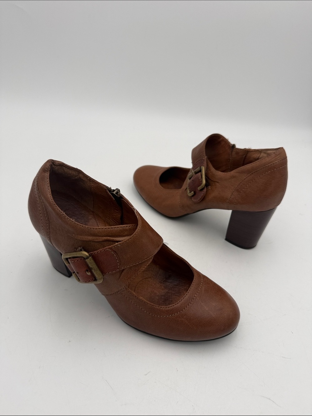 Clarks Brown Mary Jane Block Heel Pumps with Buckle women 6M casual office Y2K